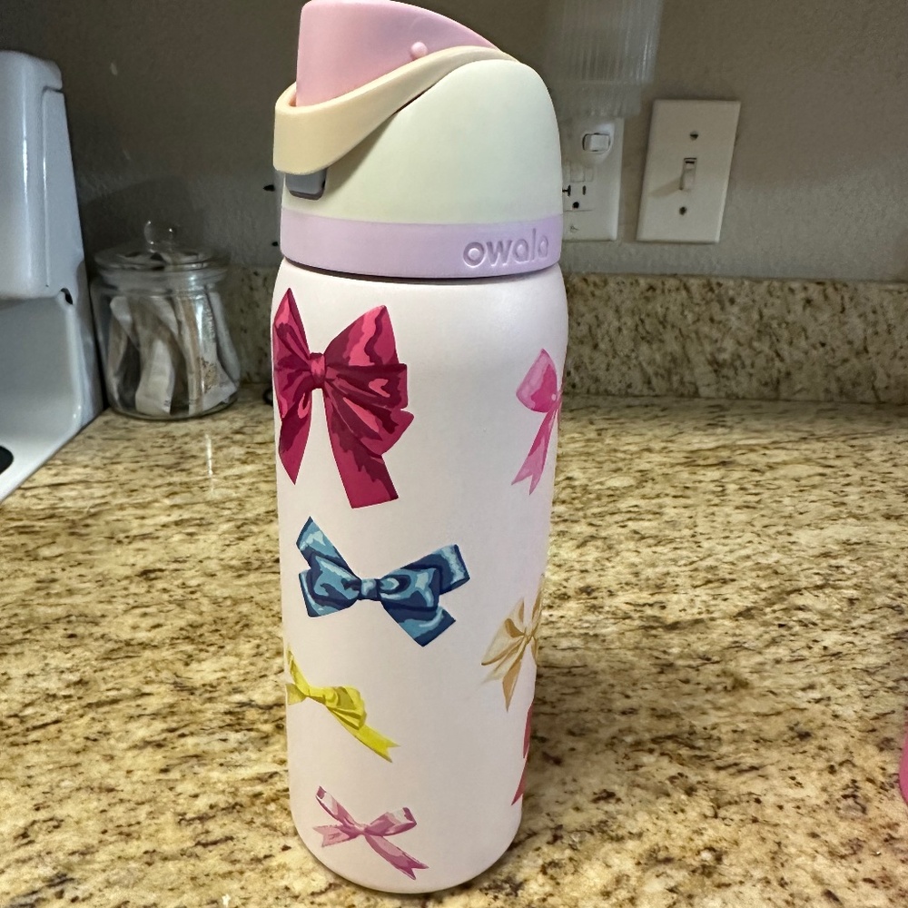 Owala Bow Tumbler Flip Top